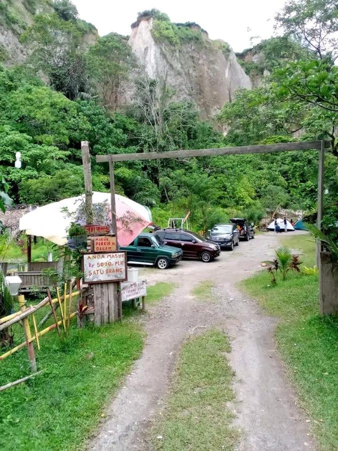 Tapian Ratu Camp Real Bukittinggi Esterno foto