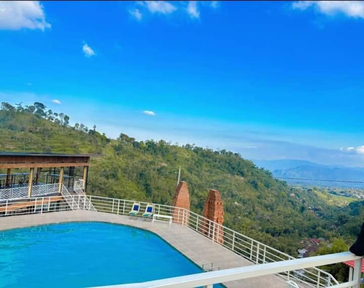 Tapian Ratu Camp Real Bukittinggi Esterno foto